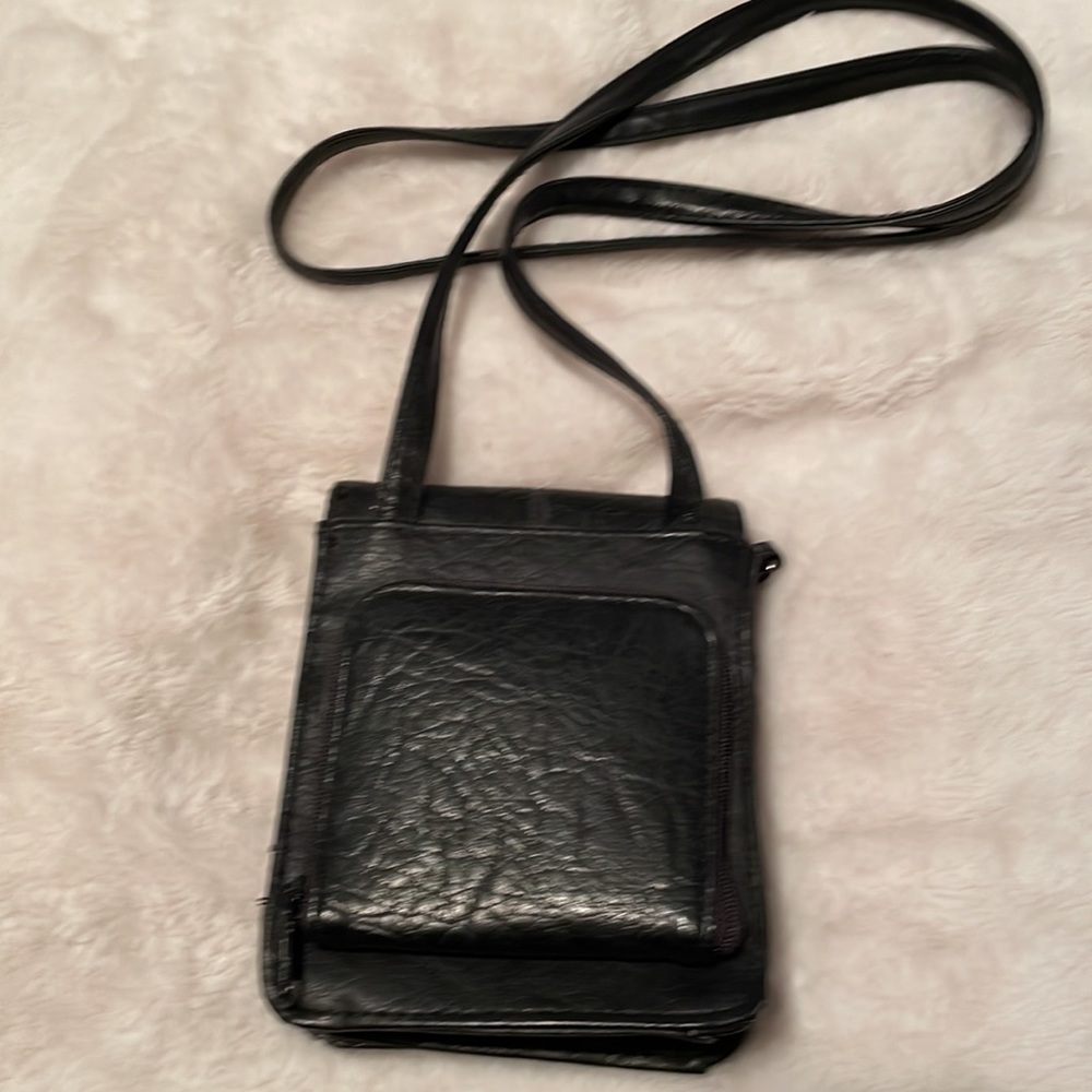 Black vegan leather cross body bag - Picture 2 of 16